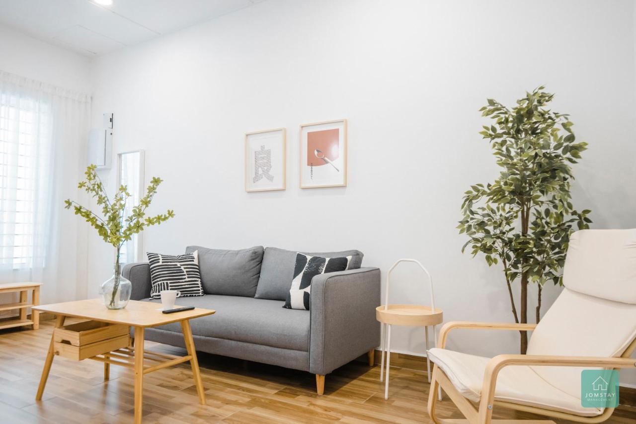 Jomstay Muji 19 & 7 Inn Ipoh Garden 8-10 Pax Bagian luar foto