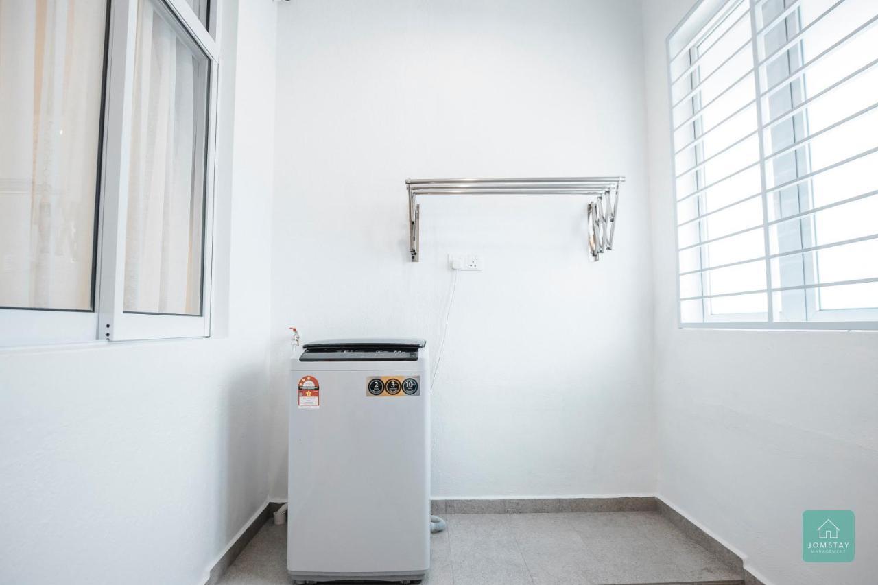Jomstay Muji 19 & 7 Inn Ipoh Garden 8-10 Pax Bagian luar foto