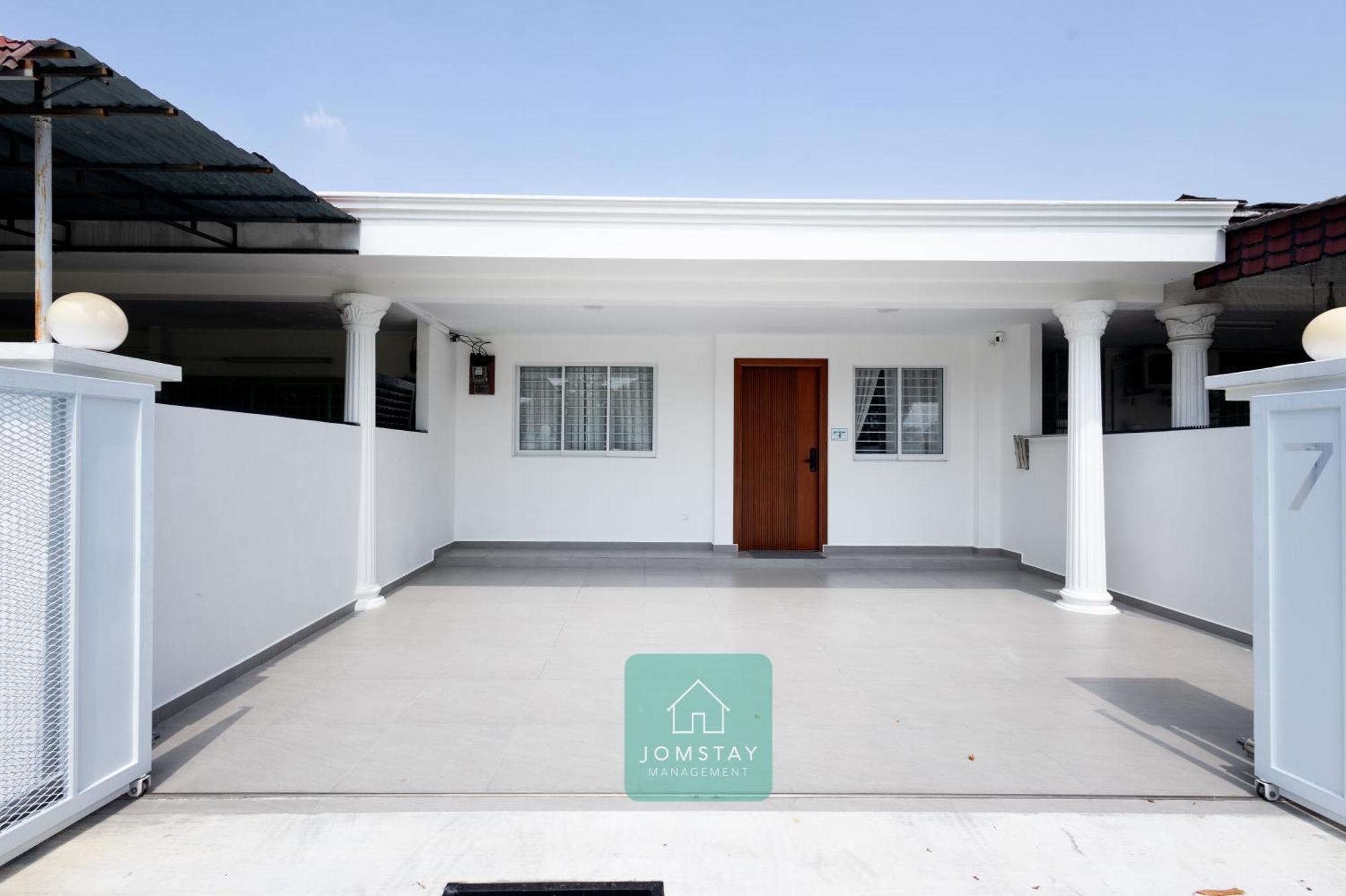 Jomstay Muji 19 & 7 Inn Ipoh Garden 8-10 Pax Bagian luar foto